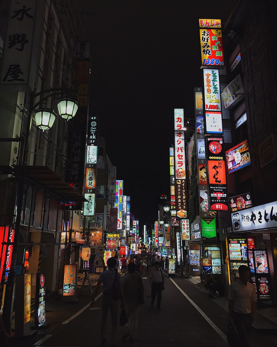 Tokyo Itinerary - A typical sight in Shinjuku
