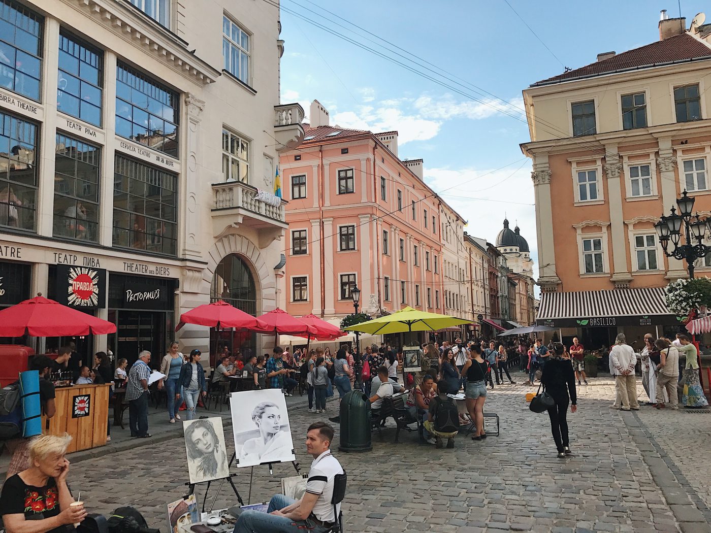 Sunny day at the Rynok Square