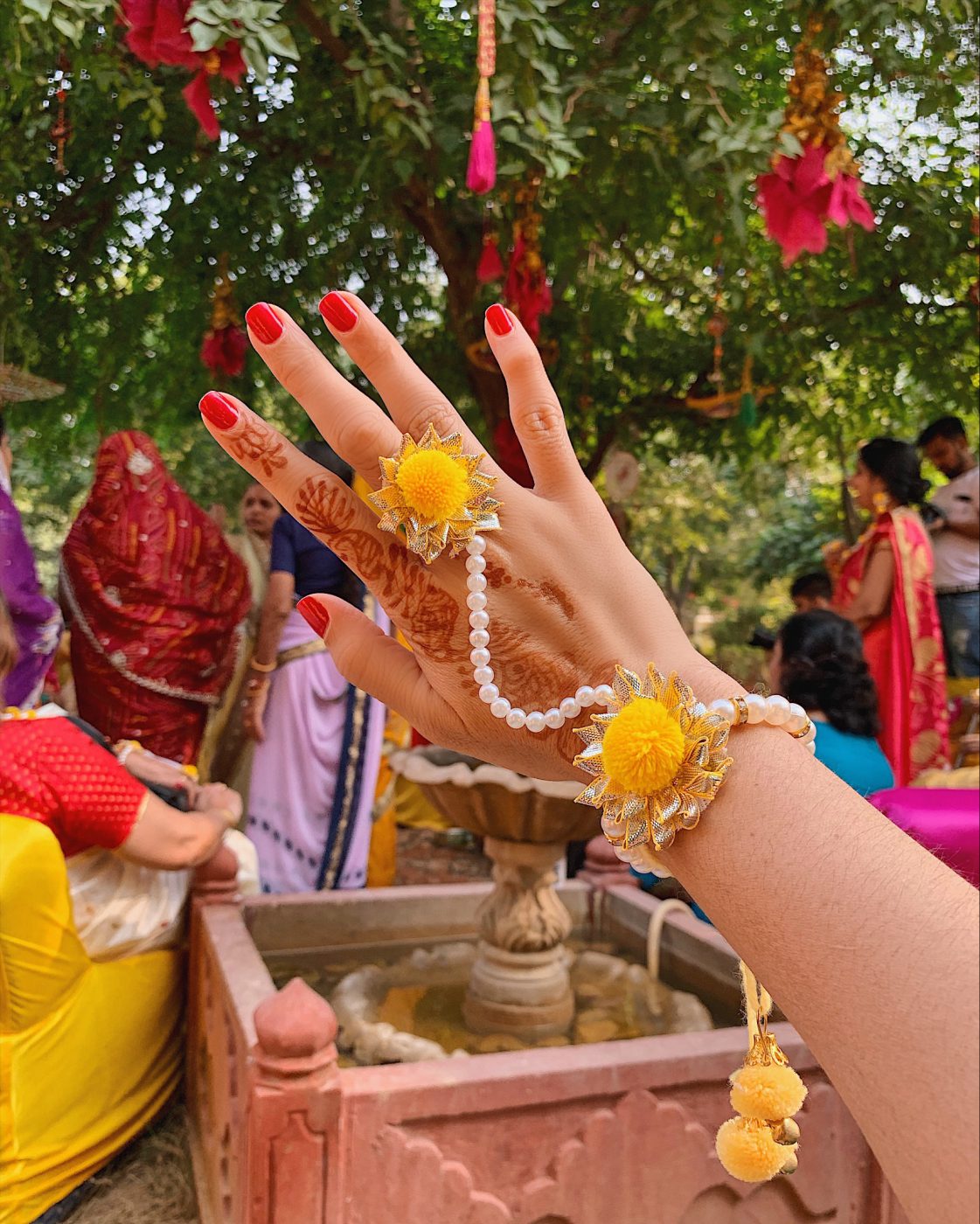 Hand jewelries in yellow for the Haldi ceremony