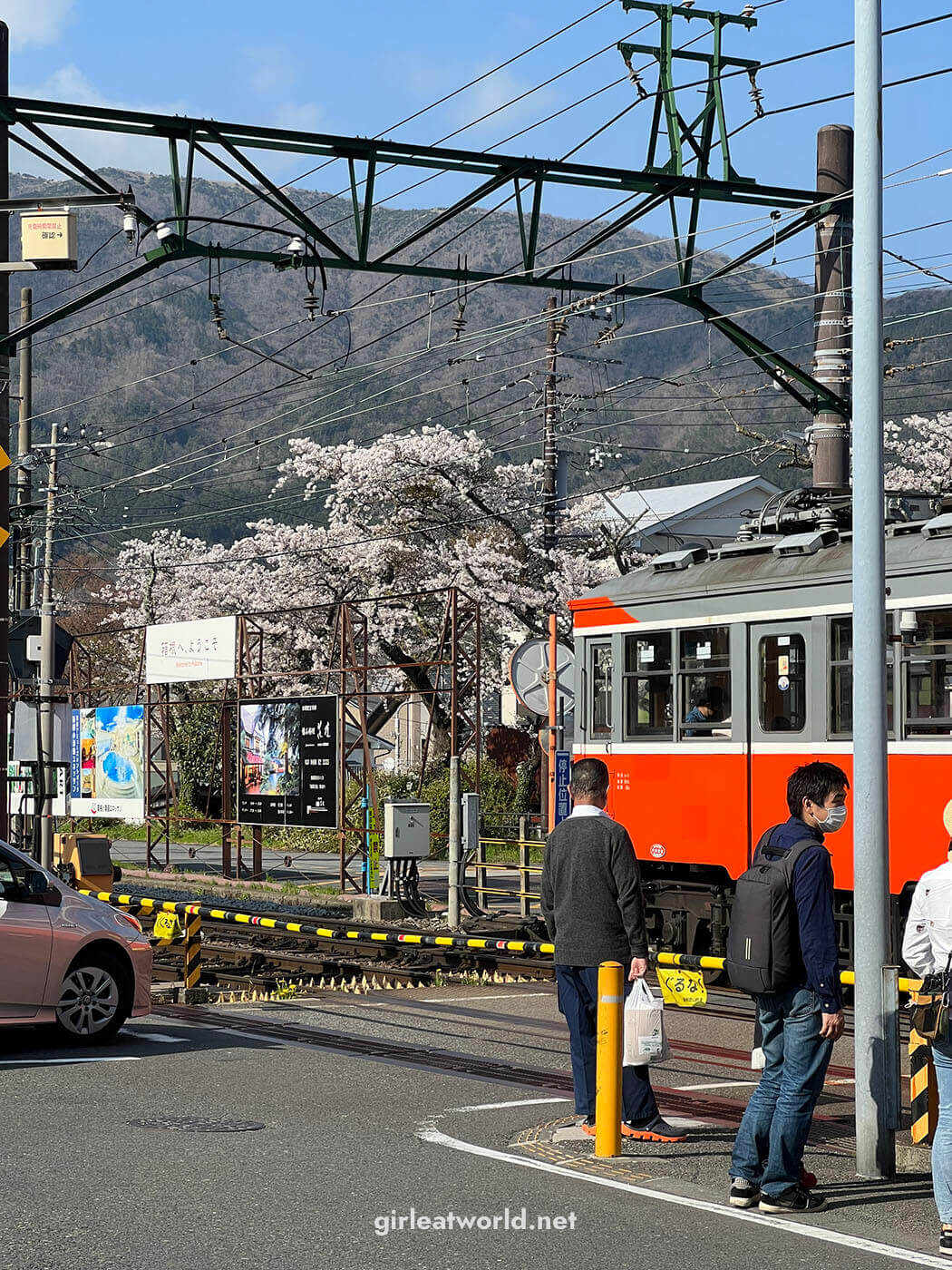 Hakone Travel Guide - A train in Hakone
