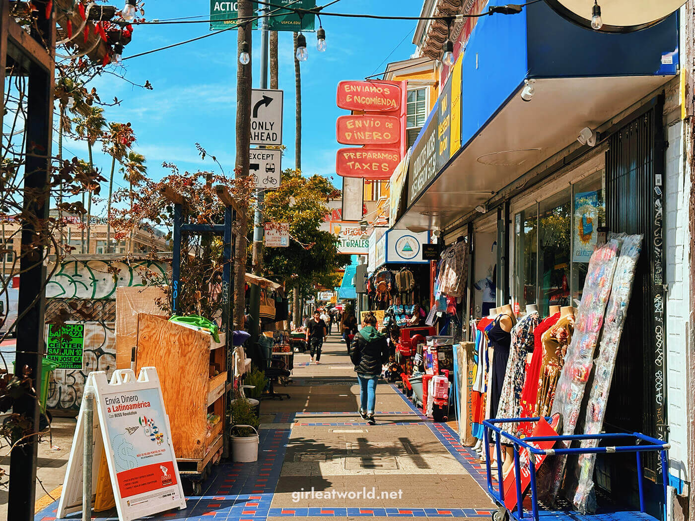 San Francisco Itinerary - Walking along Mission Street in Mission District