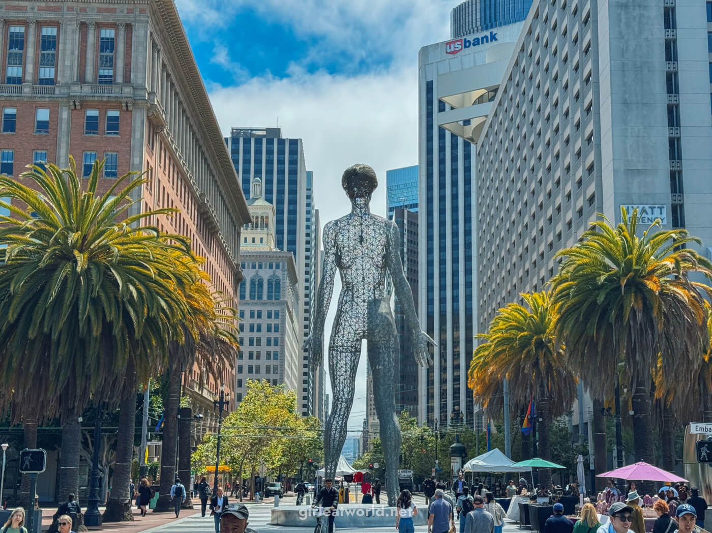 Statue at Embarcadero at the end of Market Street