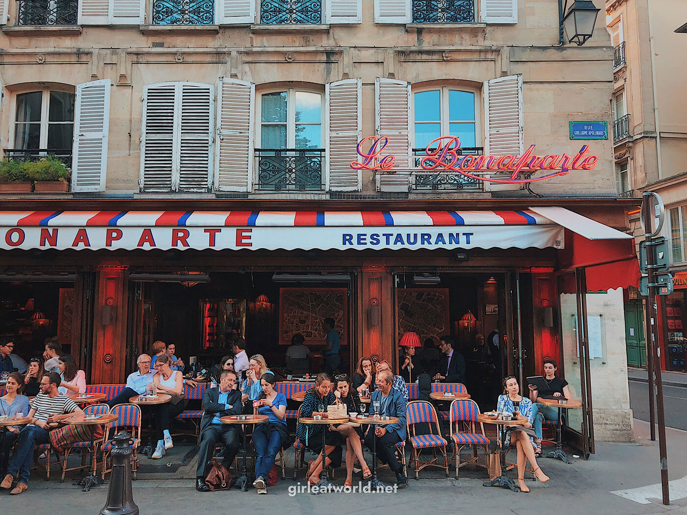 Charles de Gaulle Airport for a Delightful Airport Experience