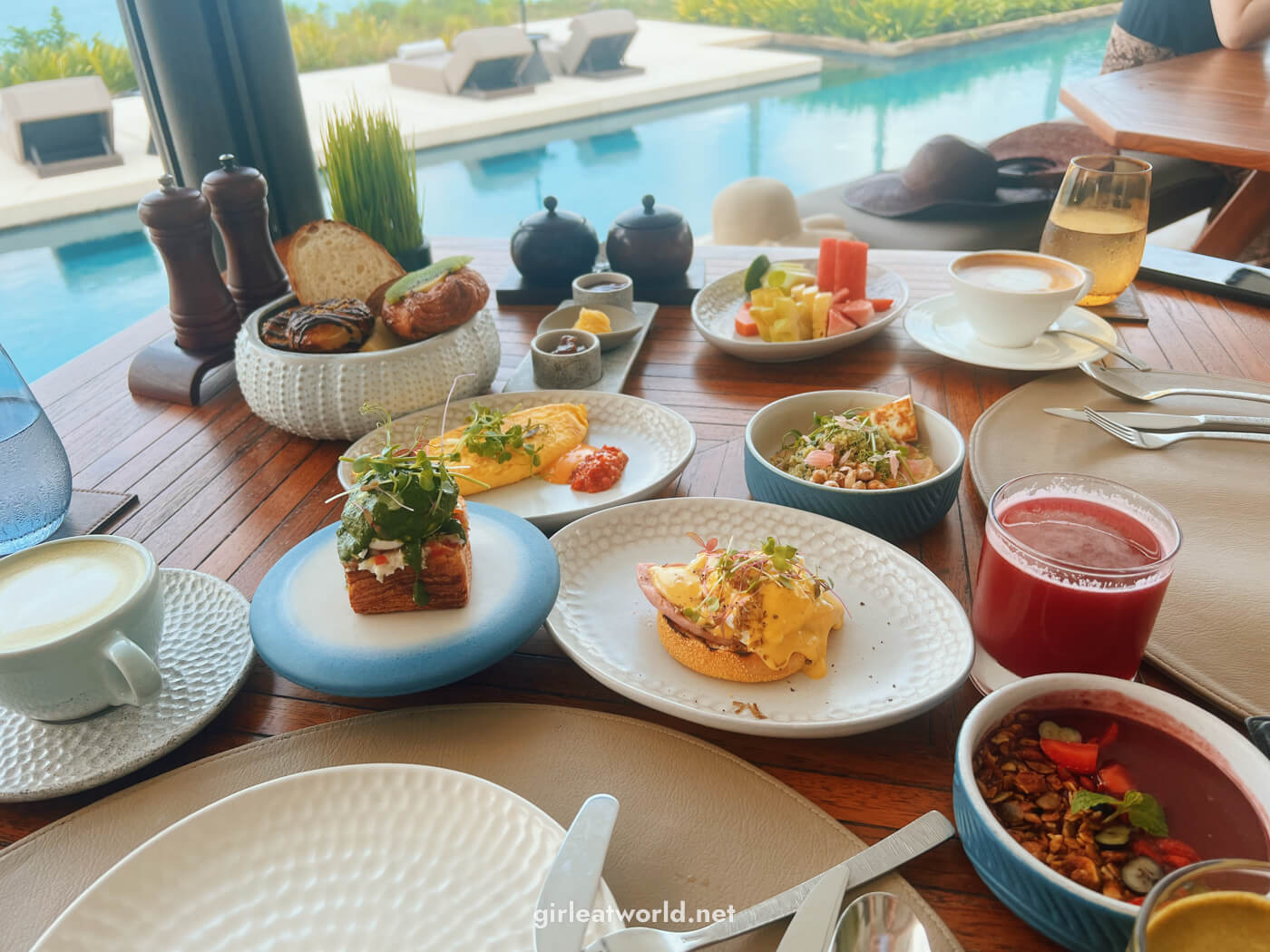 Alila Villas Uluwatu - Breakfast at CIRE