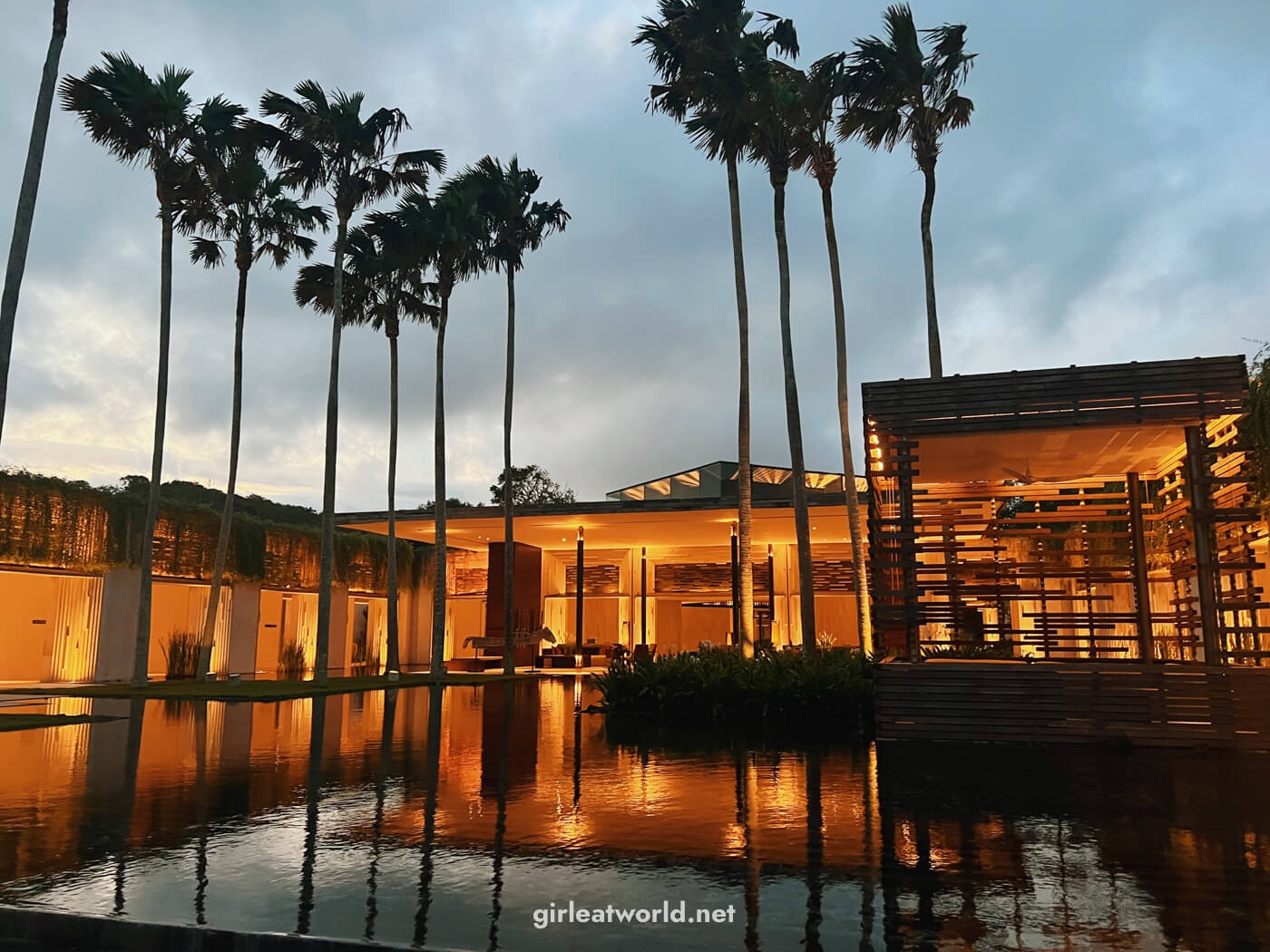Alila Villas Uluwatu Lobby at night