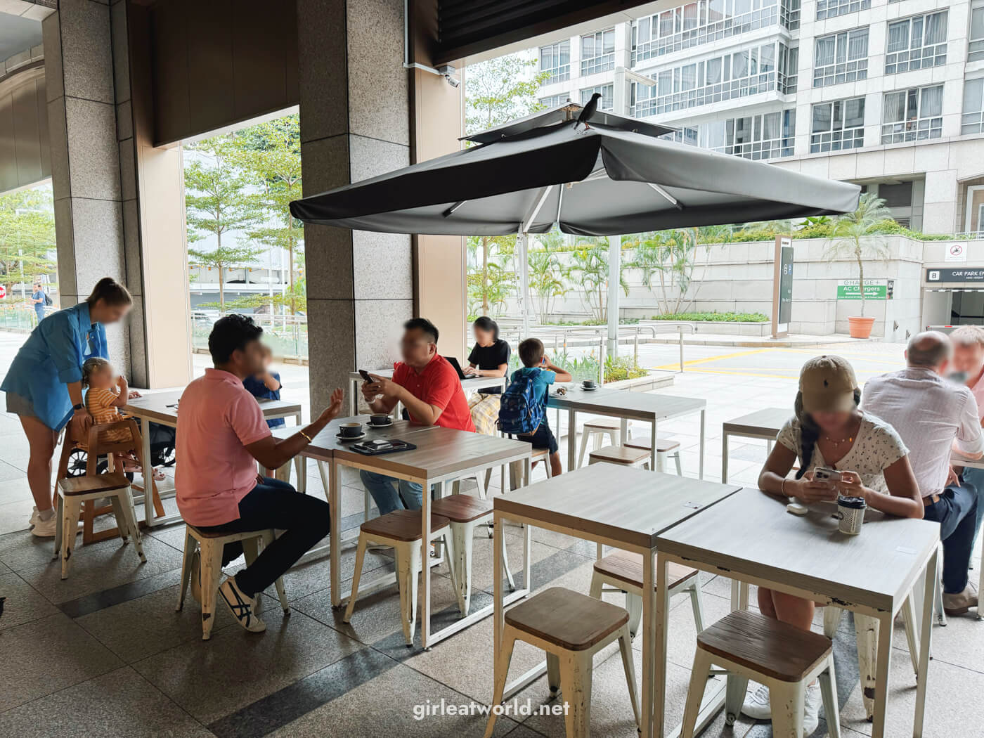 Dutch Colony Coffee @ UE Square