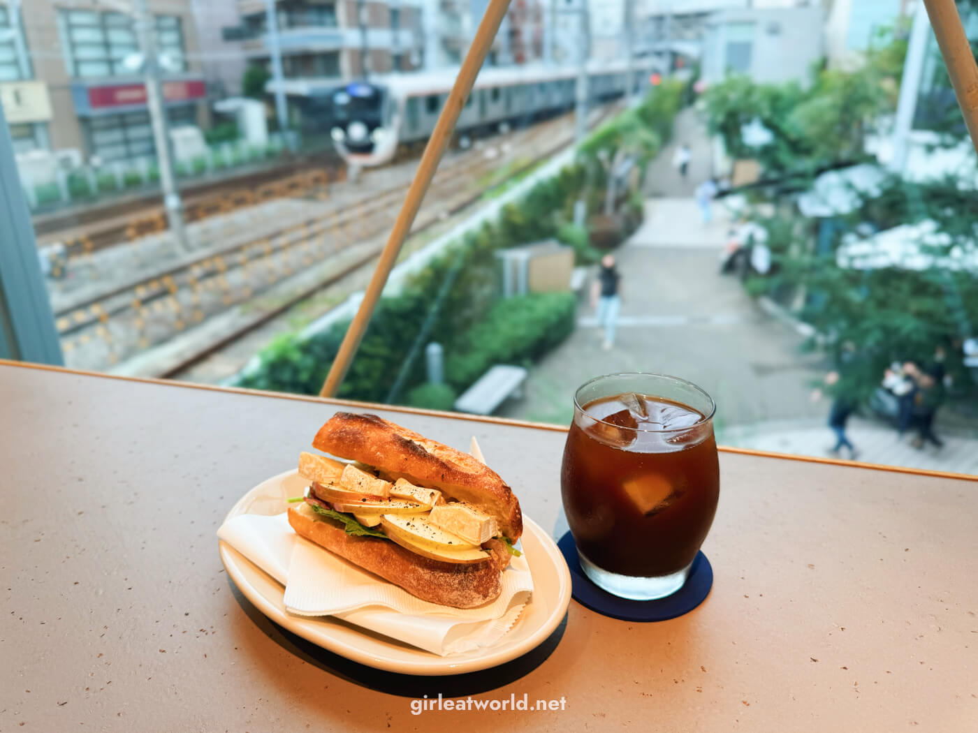 amber at Jiyugaoka