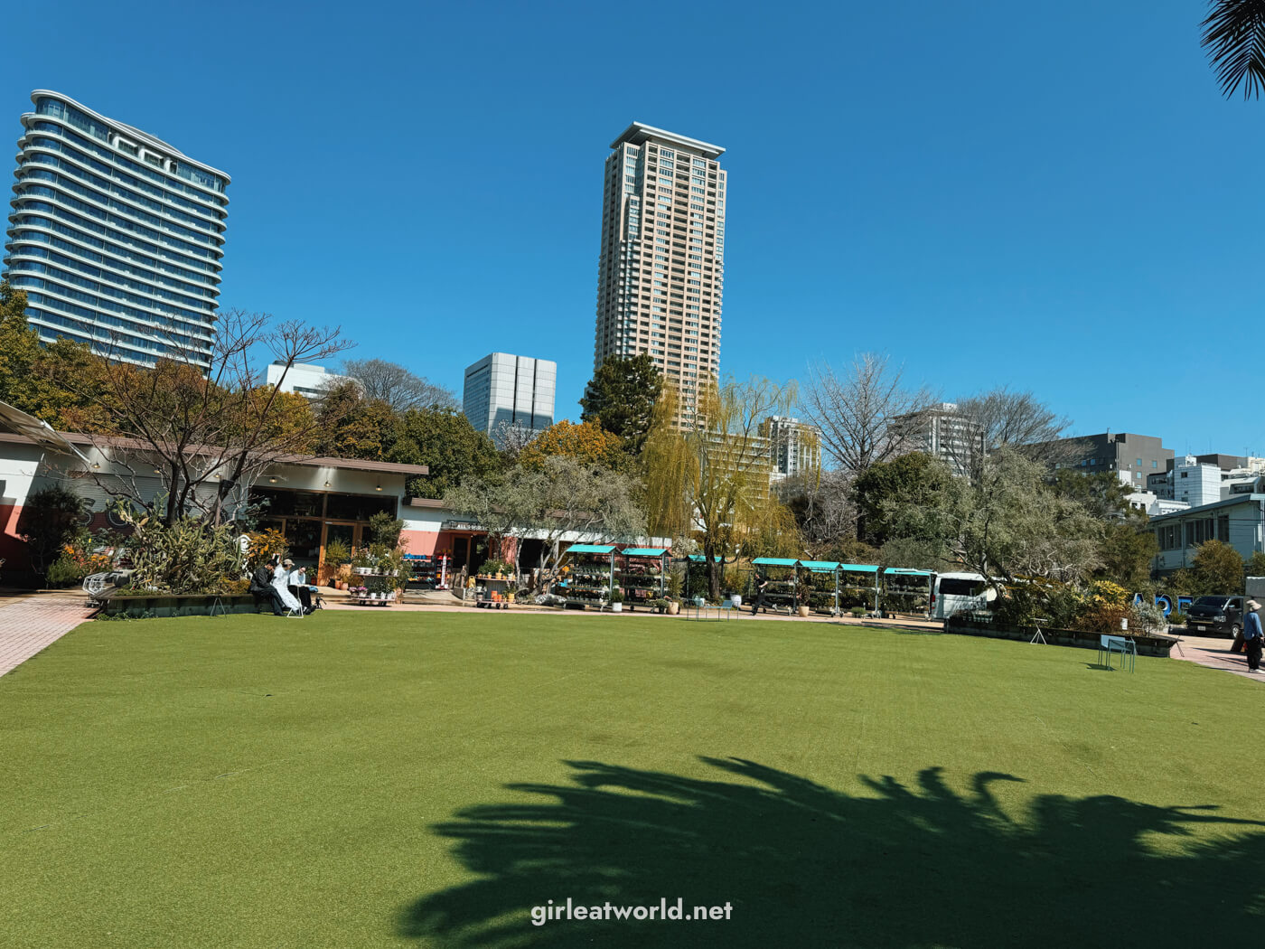 Little Darlings Coffee Roaster in Share Green Aoyama Minami