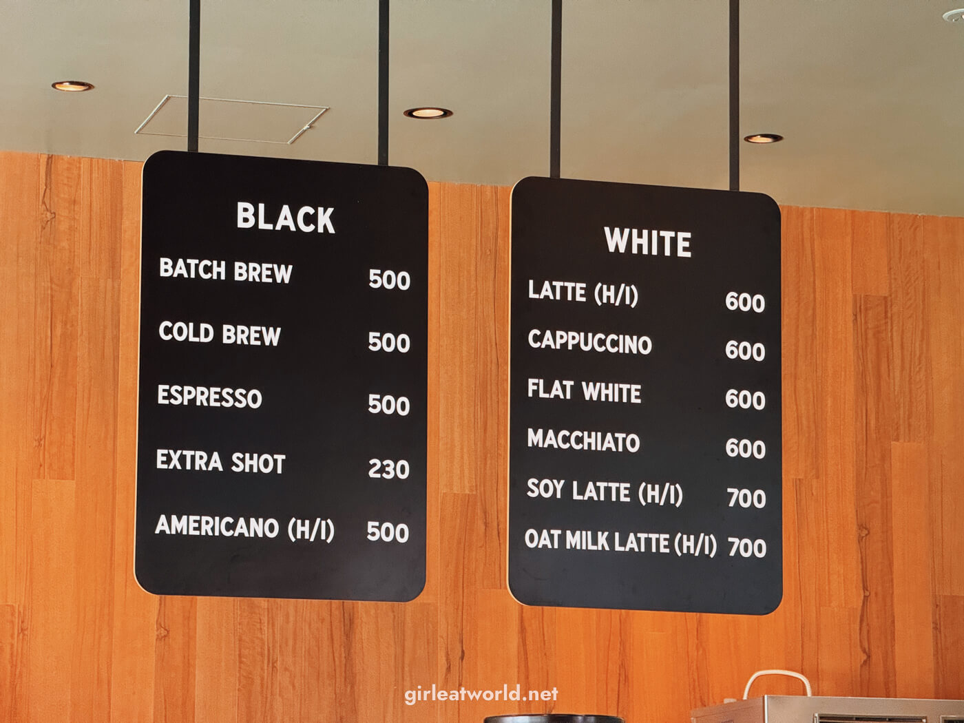 Little Darlings Coffee Roaster in Share Green Aoyama Minami