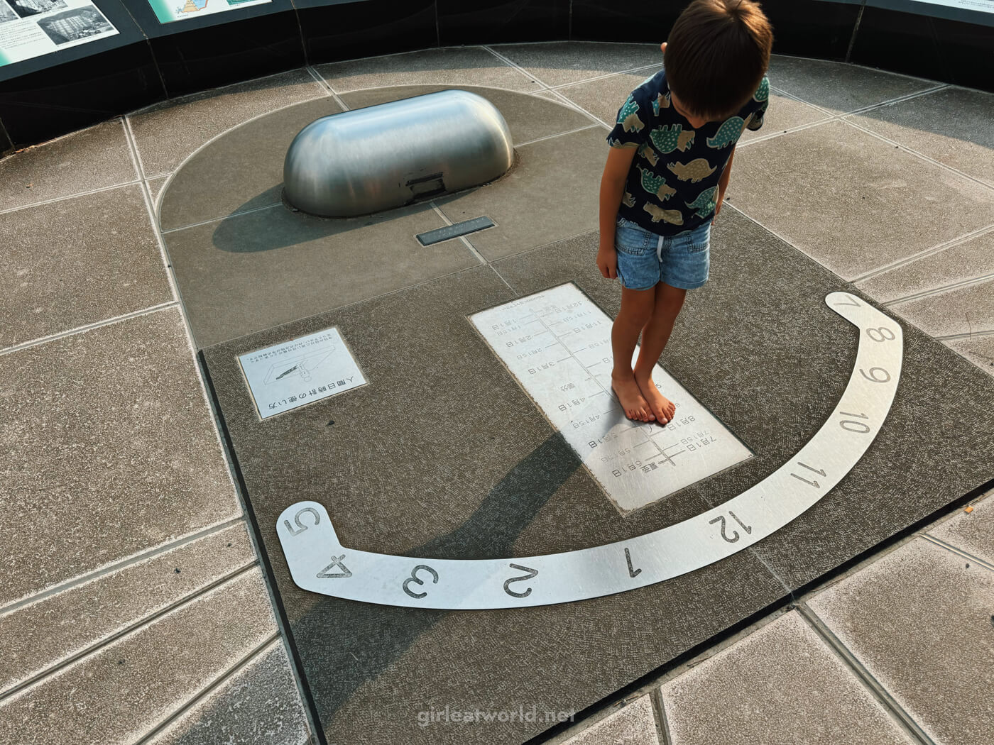 Sundial near Lake Okutama