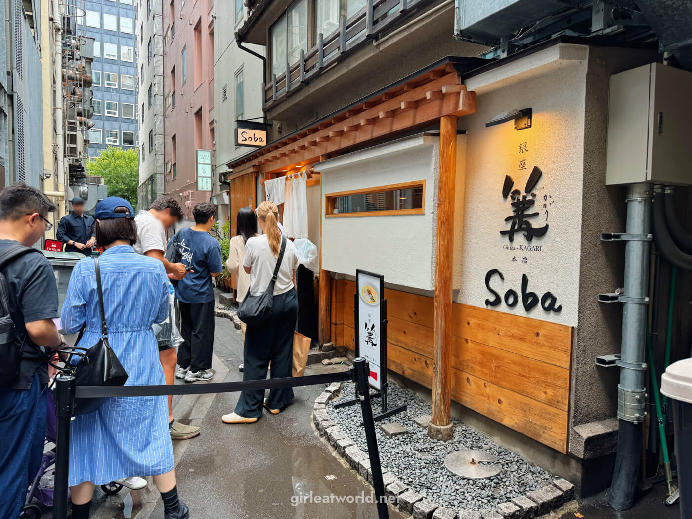 Ginza Kagari Tori Paitan - Queue for the seat